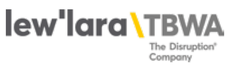 <span class="data-pt-BR" lang="pt-BR">Imagem: Logotipo da </span><span xml:lang="en-US" lang="en-US" class="data-en-US">lew’lara</span><span class="data-pt-BR" lang="pt-BR">, barra, TBWA compôosto pelo nome em letras minúsculas em preto e cinza, sendo a barra em amarelo; abaixo, a frase </span><span xml:lang="en-US" lang="en-US" class="data-en-US">“The Disruption Company”.</span><span class="data-pt-BR" lang="pt-BR"> Fim da imagem.</span>
