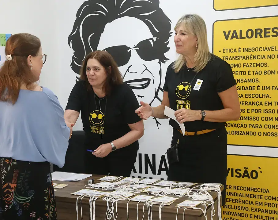 Voluntárias participam de evento realizado na Fundação Dorina, em São Paulo
